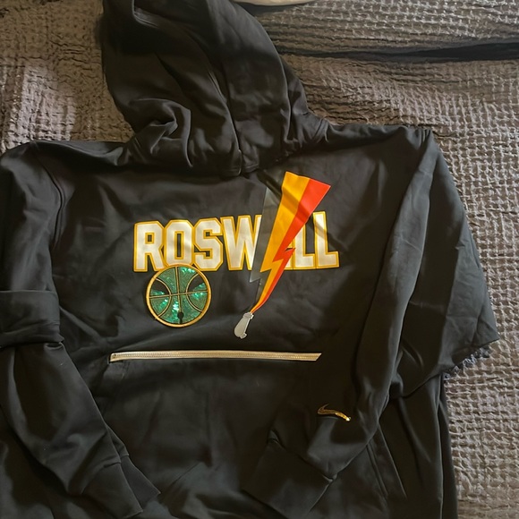 Nike Sweaters - Nike pullover